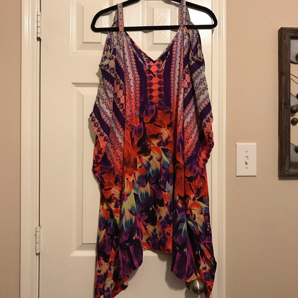 Gorgeous Cold Shoulder Top NWOT
